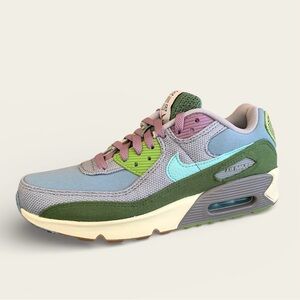 Nike Sun Club Air Max Sneakers Youth or Women's